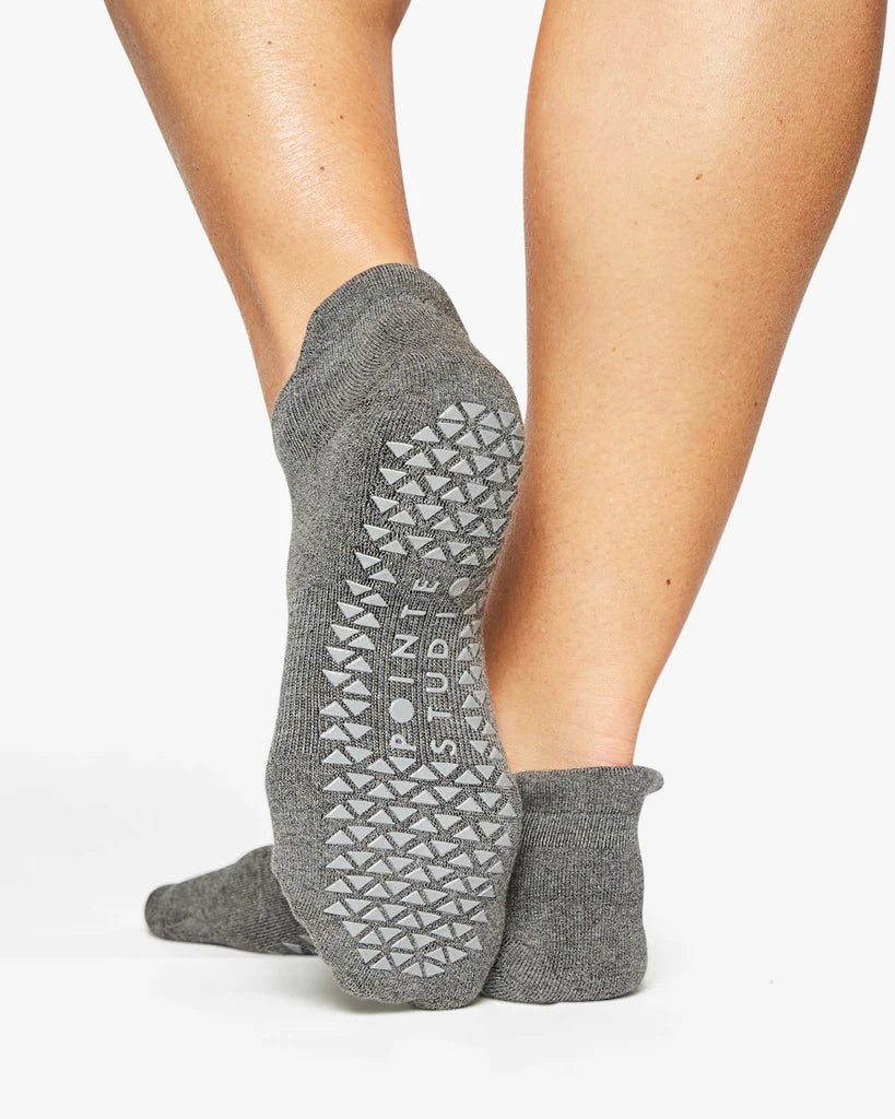 chaussettes socks yoga pilates pointe studio