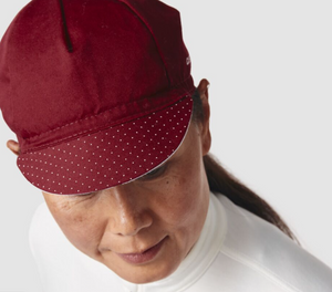 casquette de vélo rouge