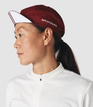casquette de vélo rouge